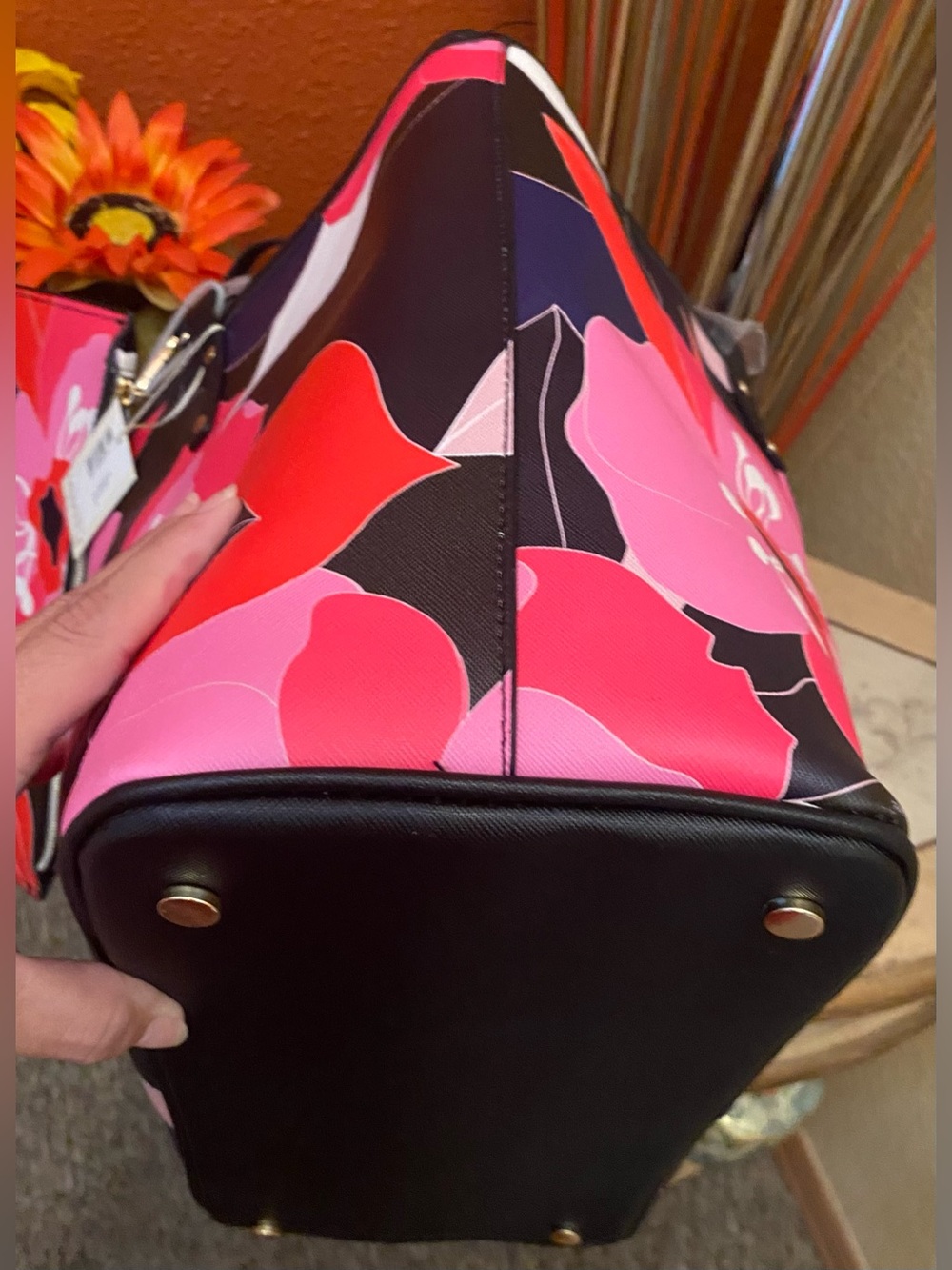 Trina Turk - NEW - Red, Navy and Pink Floral Tote Bag with matching wristlet - Picture 11 of 16